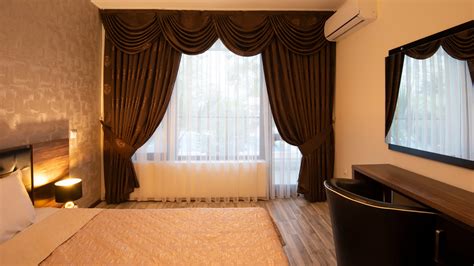 valance curtains storables