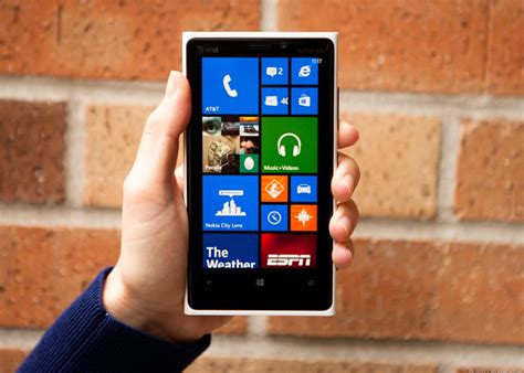 Nokia Lumia 920 isn't messing around (pictures) - CNET