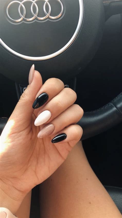 30+ Gorgeous Fall Inspired Nail Ideas — Black and Neutral Nails