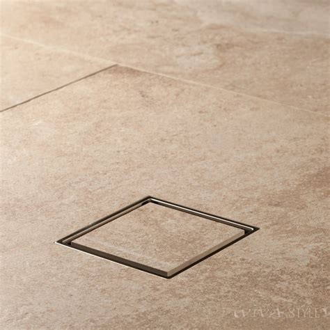 Pestan zuhanyfolyóka Confluo Standard burkolható 10 x10 cm