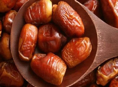 A Grade Brown Rutab Dates, Packaging Type: Loose at Rs 300/kg in Kolkata