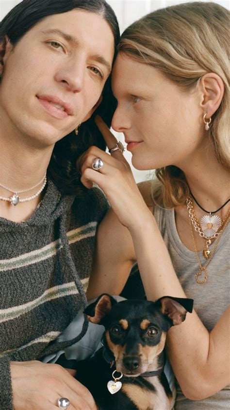 Что подарить девушке на День Рождения? | Tous.com