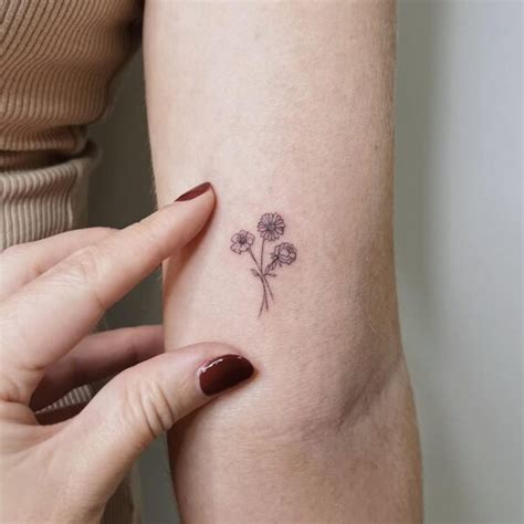 50+ Meaningful Minimalist Tattoo Ideas for Women - Blissful Reads
