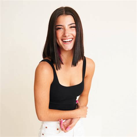 [100+] Charli D'amelio Pictures | Wallpapers.com