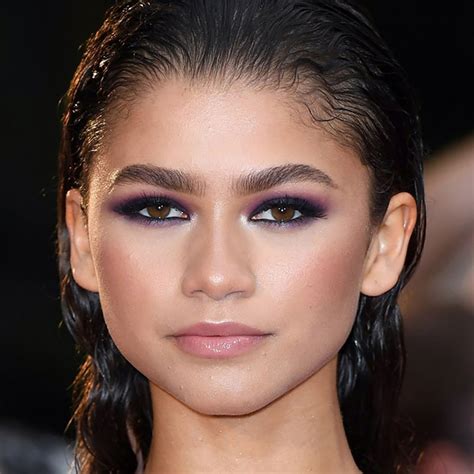 Celebrities With Hazel Eyes 60 Photos - Moonagedaydream.film