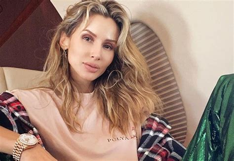 Лобода полетіла з України, пообіцявши шанувальникам наступний концерт ...