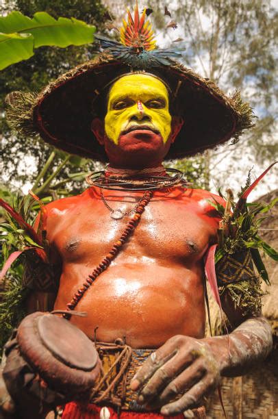 40+ Huli People Photos Stock Photos, Pictures & Royalty-Free Images ...
