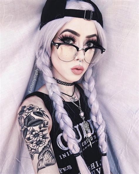 Instagram | Inked girls, Scene hair, Hair styles