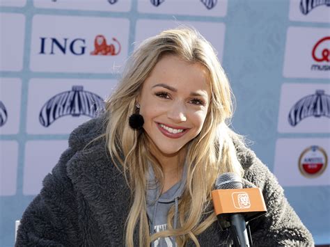 Zien! Zangeres Karsu beleeft betoverend huwelijk met ‘beste vriend’