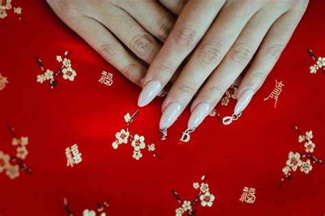 50 Wedding Nails for a Beautiful Bridal Manicure | Vogue