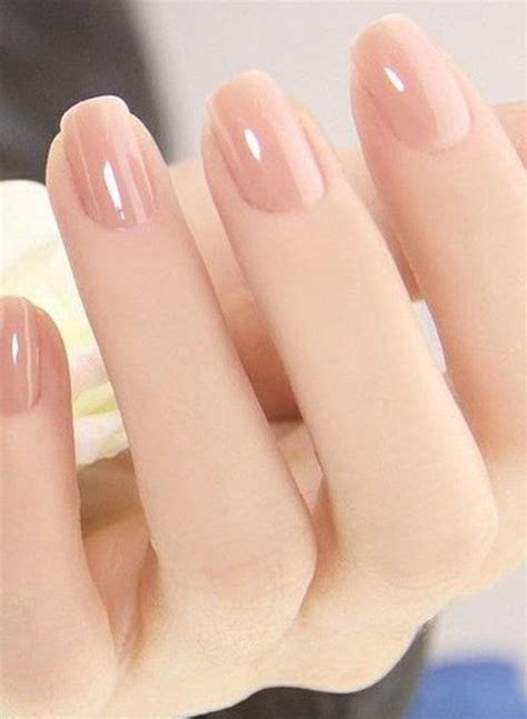 Uñas cortas con colores crema, la tendencia ideal para destacar la ...