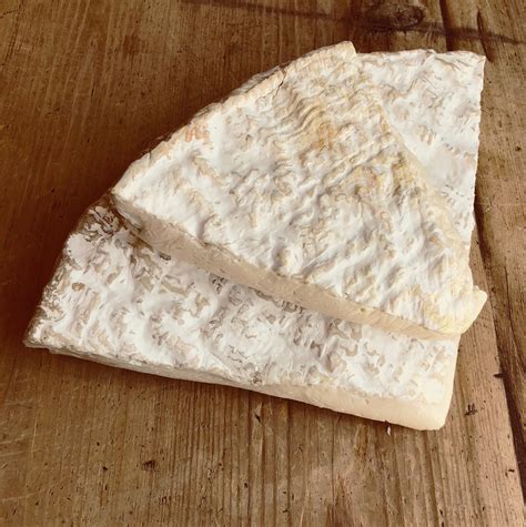 Brie de Meaux Dongé - a traditionally made French Classic!