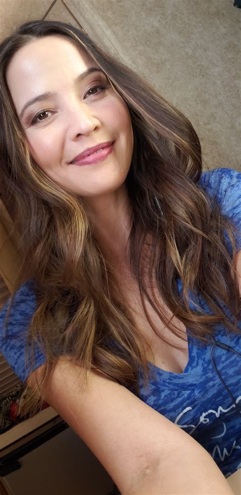 Catch me on THIS CLOSE - Laurine Price