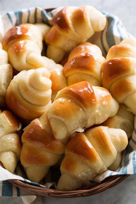 Make Easy Dinner Rolls - BEST HOME DESIGN IDEAS