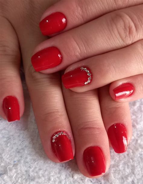 Unha Vermelha Com Pedrinhas - Unhas vermelhas decoradas com pedras | Unha da mão simples, Unha ...
