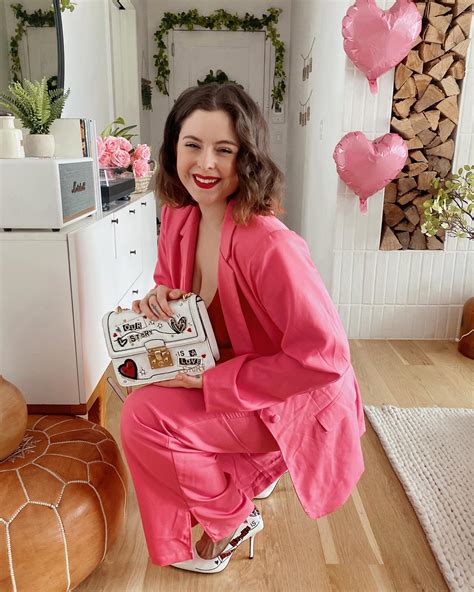 Noelle Downing | Feeling like a Valentine queen 💗 truth be told, I