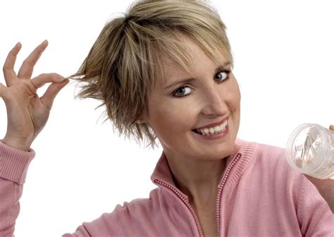 how to get hair to stay in place