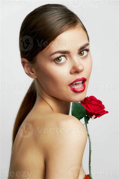 Girl with bare shoulders Open mouth rose gift bright makeup 23666509