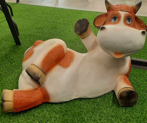 Фигура садовая Корова лежит – купить в Казани по низкой цене | Питомник ...