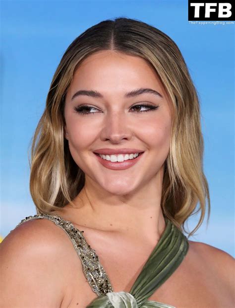 Madelyn Cline Looks Perfect at the “Glass Onion: A Knives Out Mystery