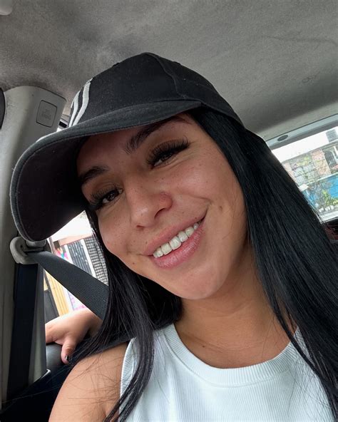 Itzel Perez (@itzelpereezz) • Instagram photos and videos