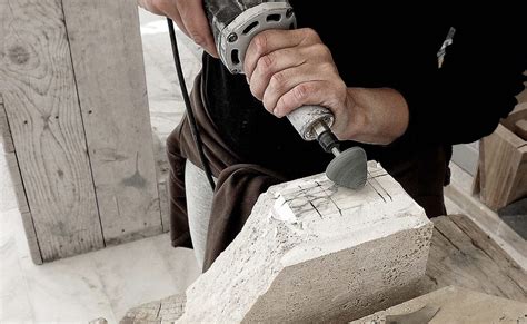 The Stonemason: who he is and what he does | Dedalo Stone