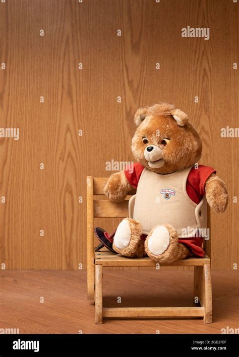 Teddy ruxpin toy hi-res stock photography and images - Alamy