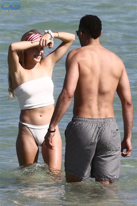 celeb camel toe pic 1