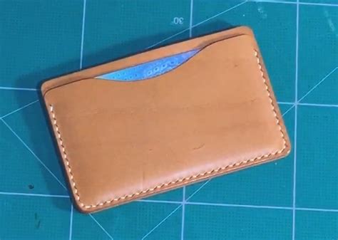 Free pattern of a simple leather wallet