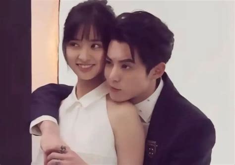 DiYue / DyShen Meteor Garden photoshoot behind the scenes backhug