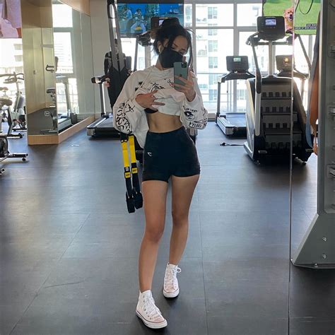 Rae wants to spank Miyoung : r/valkyrae