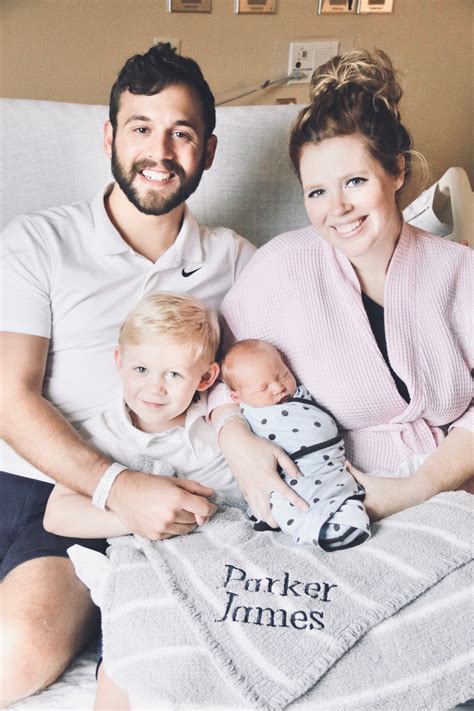 WHO IS LISA MICHELLE • LISA MICHELLE