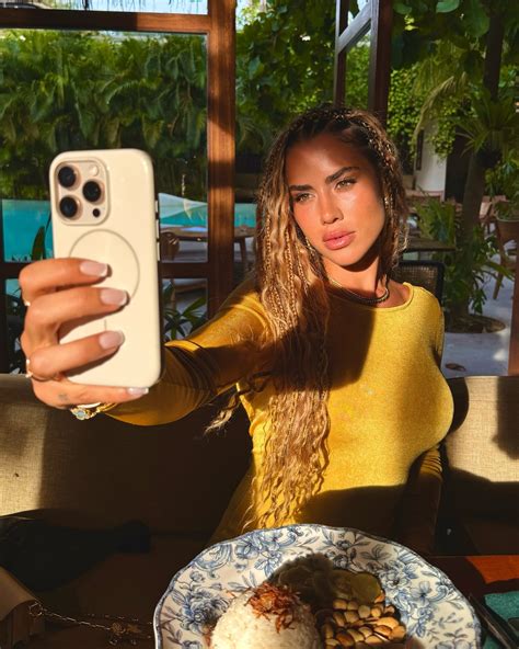 Alexia Inguanzo | 💛 No longer gatekeeping the content 🫶🏻 | Instagram