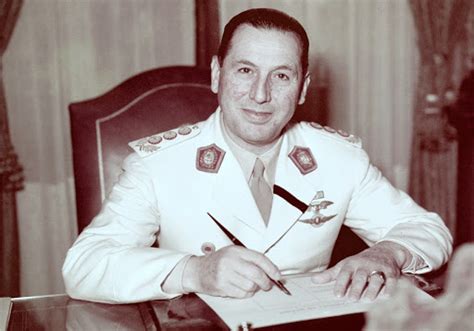 nace juan domingo peron quien fue tres veces presidente de