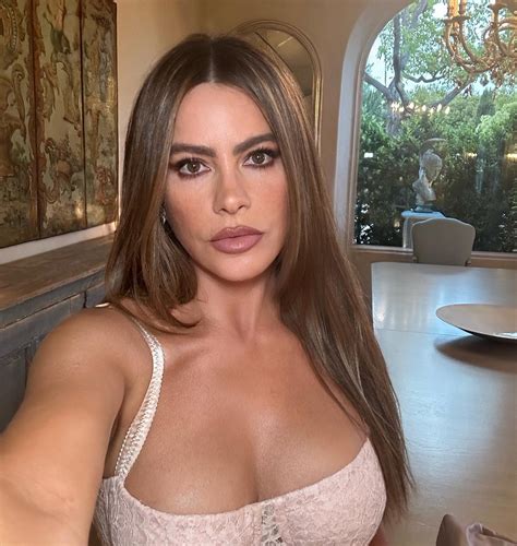 Η Sofia Vergara μοιράζεται το μυστικό της ομορφιάς της - InStyle