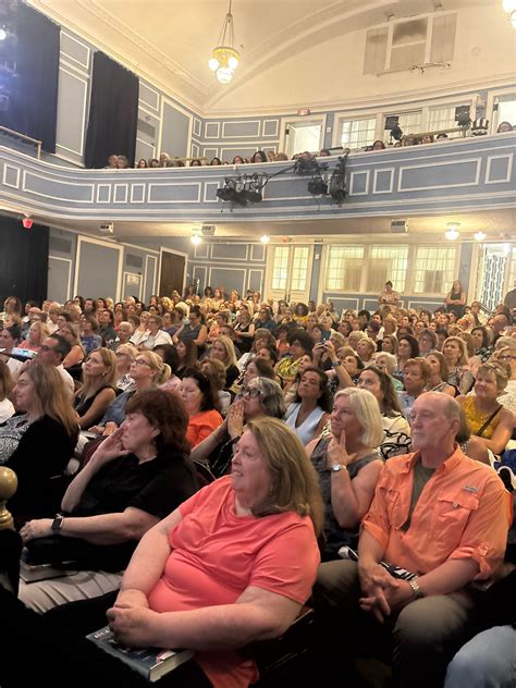 Buyers are competing for the best zillow lake houses this spring 13