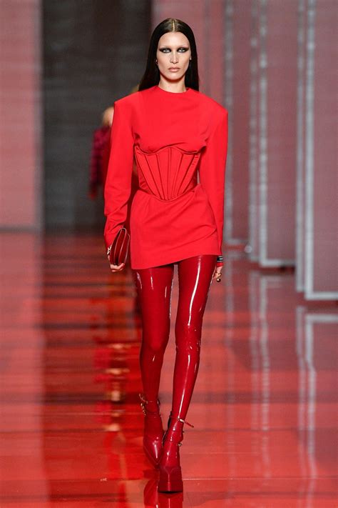Bella And Gigi Hadid Twin In Red Latex On The Versace Runway | British ...