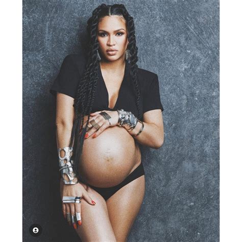 Singer, Cassie showcases her baby bump in a lovely new photos