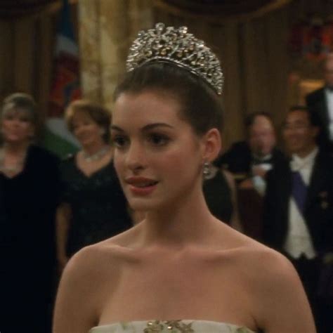 anne hathaway icons | like or reblog if you save