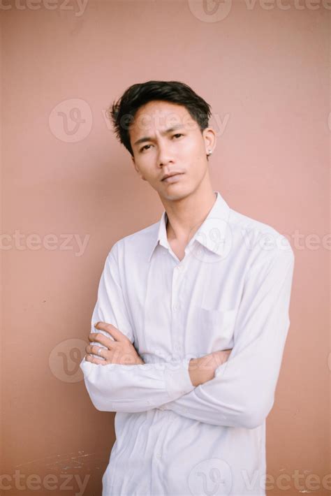 man   flat expression making  arm crossing gesture