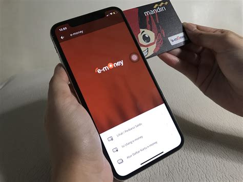 Cara Cek Saldo e-Money di iPhone, Mudah Kok!