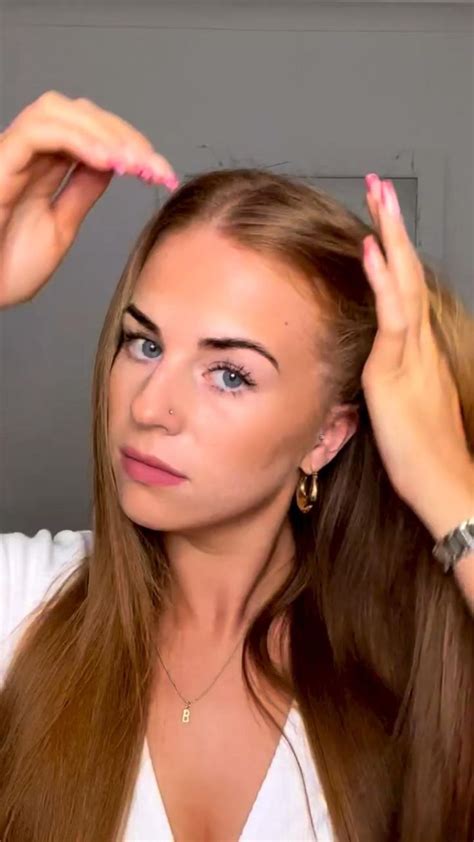 Pin by Voronkova Annushka on ВОЛОСЫ | Hair tutorial, Easy hairstyles ...