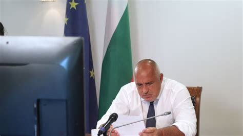 “Изцяло в полза на хората”. Кабинетът предлага детски надбавки за ...
