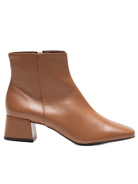 Bota Salto Baixo Marrom - Market 33 - Bota Feminina Em Couro Com Salto Baixo Grosso - Marrom
