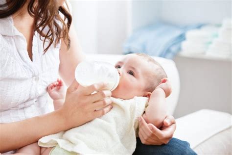 Breastfeeding with Bottle Feeding 101 (2024)- The Breastfeeding Mama