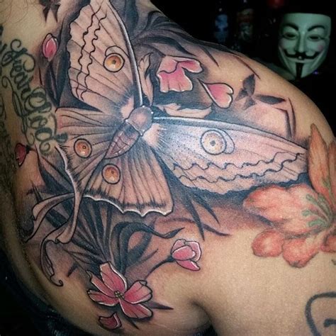 butterfly-cover-up-tattoos-with-flower - TatuaggiStyle