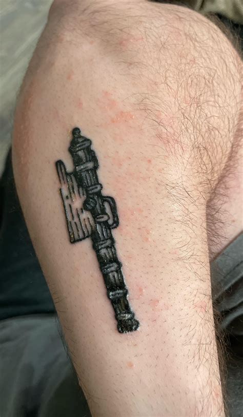 Infection? Poor aftercare? - 4th day : r/tattooadvice