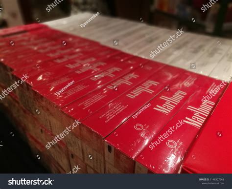 Marlboro Cigarettes Tobacco Packages Sale Duty Stock Photo 1148327663 ...