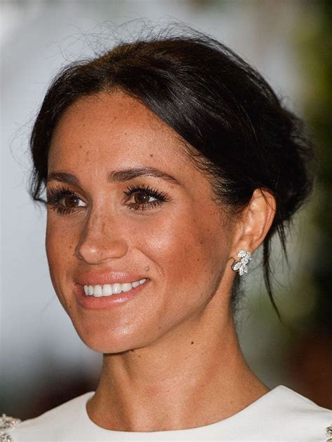 You Have to See Meghan Markle With Her Natural Curly Hair in 2023 ...