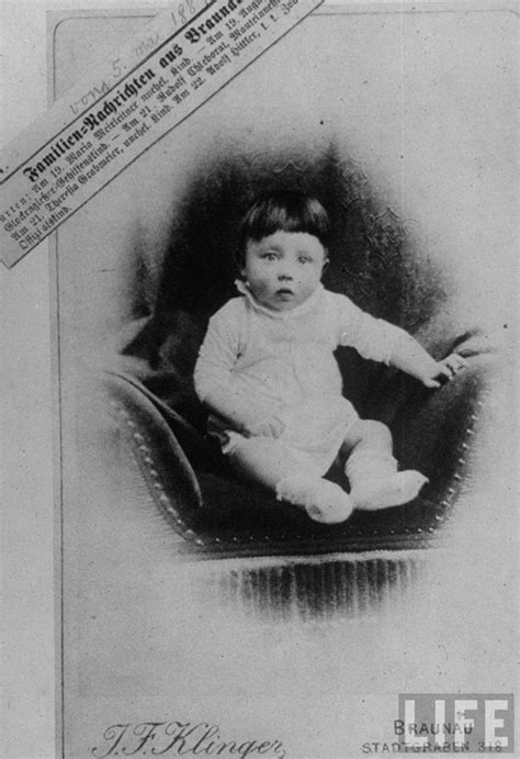 ФотоТелеграф » Жизнь Адольфа Гитлера в фотографиях